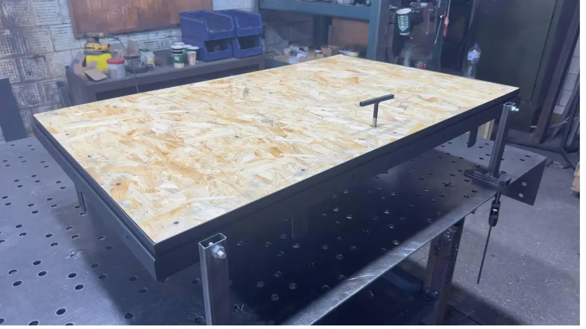 Maßgefertigte Stahl-Bodenrevisionsklappe mit Hartholzverkleidung