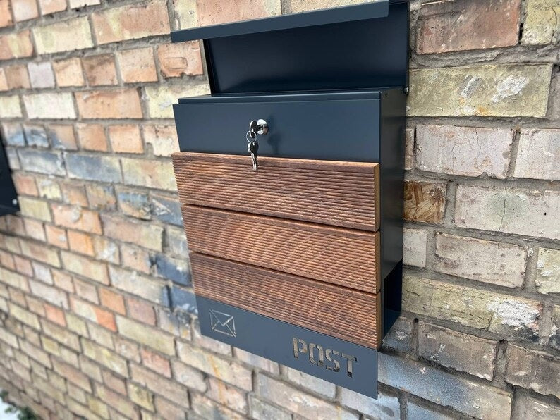 Merbau Wandmontierter personalisierter Briefkasten