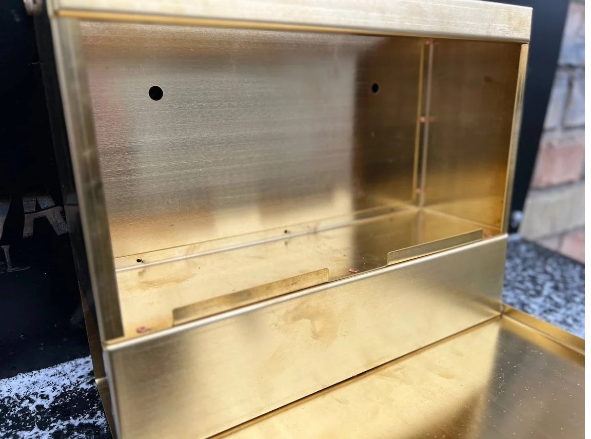 Personalisierter Briefkasten aus reinem Messing