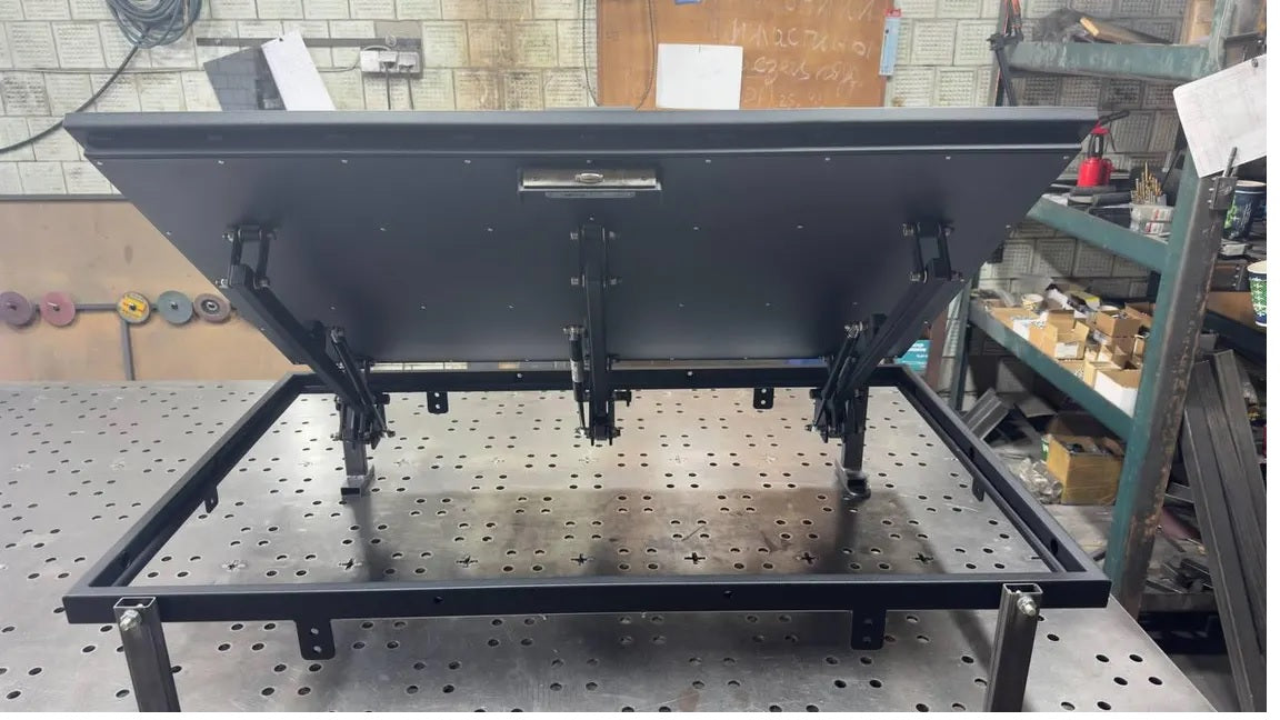 Maßgefertigte Stahl-Bodenrevisionsklappe mit Hartholzverkleidung