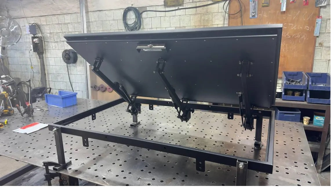 Maßgefertigte Stahl-Bodenrevisionsklappe mit Hartholzverkleidung