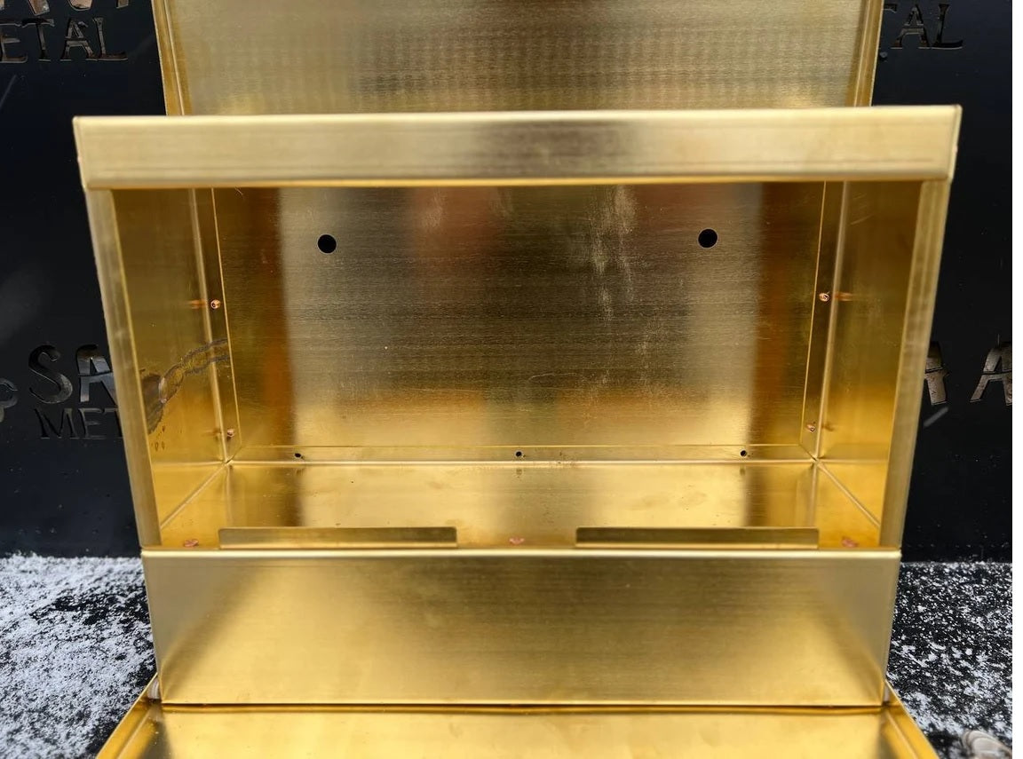 Personalisierter Briefkasten aus reinem Messing