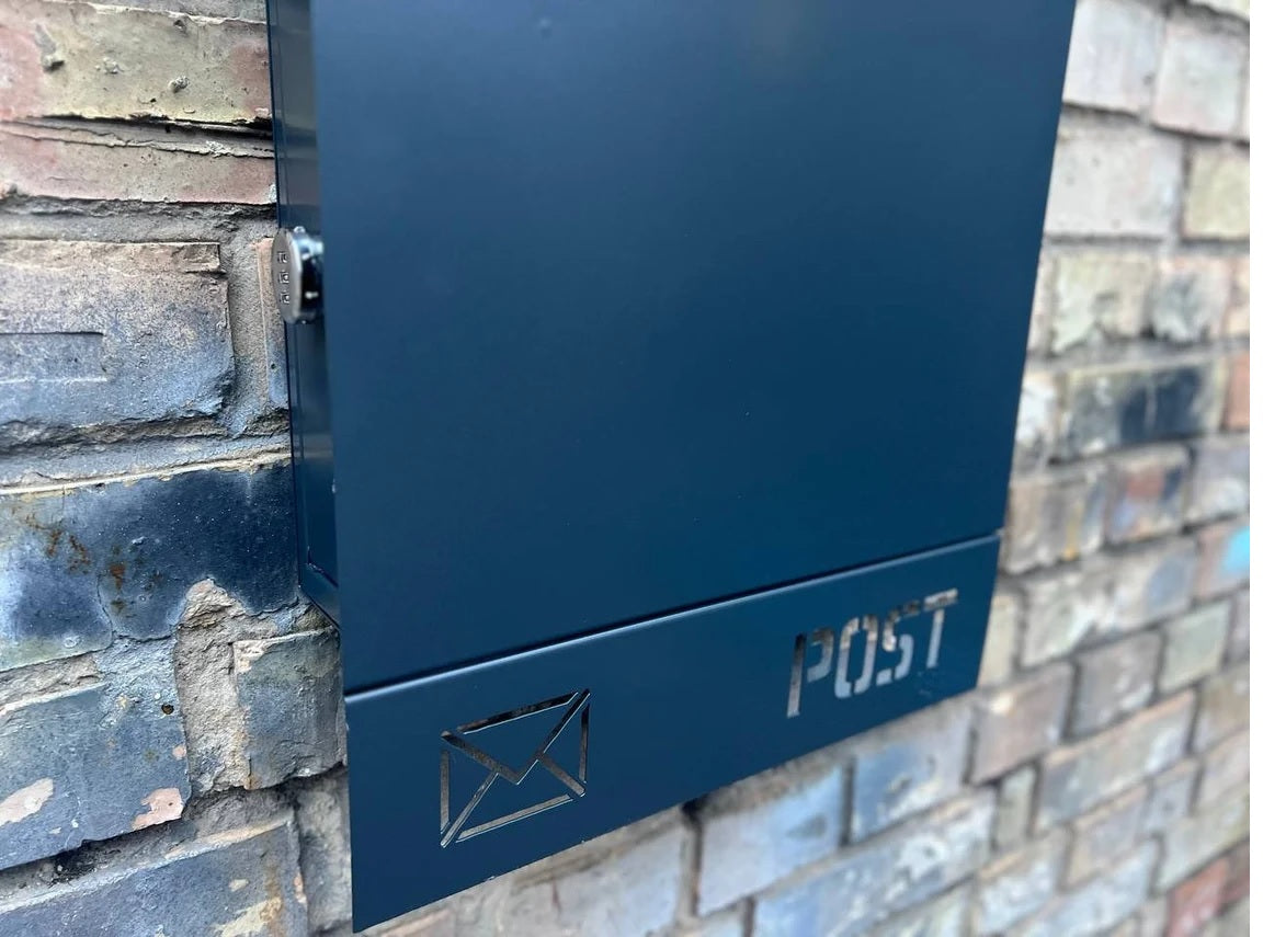 Individuell gestalteter Wandbriefkasten