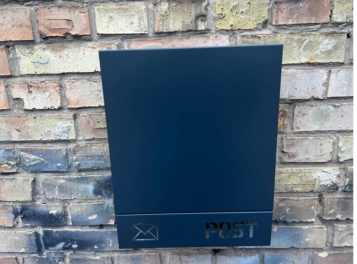 Individuell gestalteter Wandbriefkasten