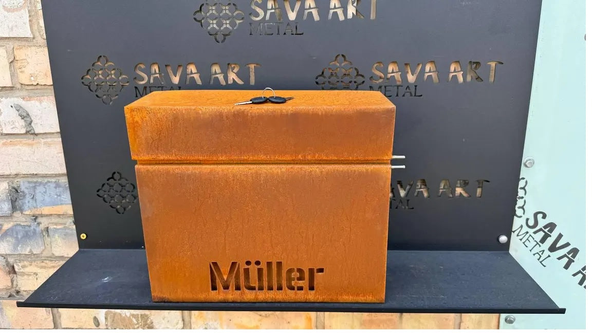 Maßgefertigter Wandbriefkasten aus Cortenstahl